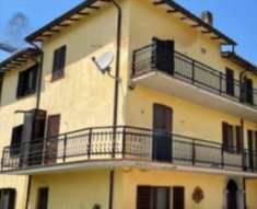Foto Casa singola in Vendita, pi di 6 Locali, 273,36 mq, Deruta