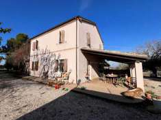 Foto Casa singola in Vendita, pi di 6 Locali, 277,24 mq, Pesaro