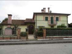 Foto Casa singola in Vendita, pi� di 6 Locali, 288 mq, Stra