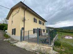 Foto Casa singola in Vendita, pi di 6 Locali, 3 Camere, 142 mq (CAMU