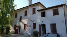 Foto Casa singola in Vendita, pi di 6 Locali, 3 Camere, 150 mq (ZERO