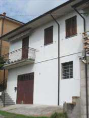 Foto Casa singola in Vendita, pi di 6 Locali, 3 Camere, 160 mq (MONT