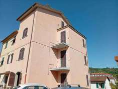 Foto Casa singola in Vendita, pi� di 6 Locali, 3 Camere, 220 mq (LA S