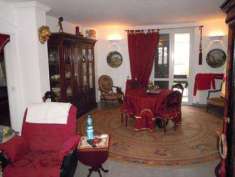 Foto Casa singola in Vendita, pi di 6 Locali, 3 Camere, 230 mq (CADE