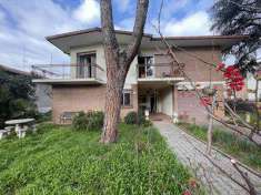 Foto Casa singola in Vendita, pi di 6 Locali, 3 Camere, 280 mq (FORL