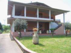 Foto Casa singola in Vendita, pi di 6 Locali, 3 Camere, 405 mq (LICC