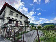 Foto Casa singola in Vendita, pi di 6 Locali, 300 mq, Asso