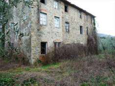Foto Casa singola in Vendita, pi di 6 Locali, 300 mq, Capannori (Seg