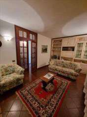 Foto Casa singola in Vendita, pi di 6 Locali, 300 mq (Castelfranco d