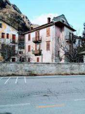 Foto Casa singola in Vendita, pi di 6 Locali, 300 mq, Piedimulera