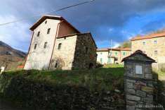 Foto Casa singola in Vendita, pi di 6 Locali, 300 mq, Pontremoli