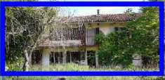 Foto Casa singola in Vendita, pi di 6 Locali, 310 mq, Capriglio
