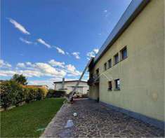 Foto Casa singola in Vendita, pi di 6 Locali, 325 mq, Citt di Caste