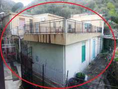 Foto Casa singola in Vendita, pi di 6 Locali, 330 mq (MESSINA CAMARO