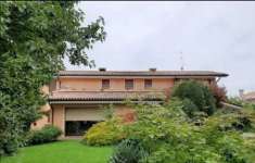 Foto Casa singola in Vendita, pi di 6 Locali, 340 mq, Treviso
