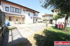 Foto Casa singola in Vendita, pi di 6 Locali, 350 mq, Castrezzato