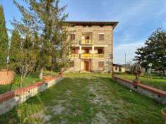 Foto Casa singola in Vendita, pi di 6 Locali, 380 mq (Sanfatucchio)