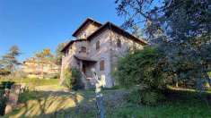 Foto Casa singola in Vendita, pi di 6 Locali, 391 mq, Spoleto