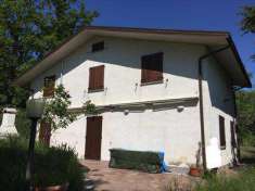 Foto Casa singola in Vendita, pi di 6 Locali, 4 Camere, 214 mq (CAST