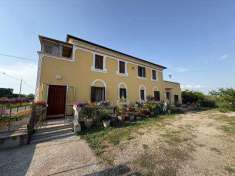 Foto Casa singola in Vendita, pi di 6 Locali, 4 Camere, 280 mq (BADI