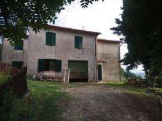 Foto Casa singola in Vendita, pi di 6 Locali, 4 Camere, 300 mq (CAST