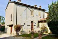 Foto Casa singola in Vendita, pi� di 6 Locali, 400 mq, Russi
