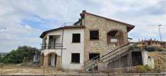 Foto Casa singola in Vendita, pi di 6 Locali, 400 mq, Todi (Ponterio