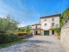 Foto Casa singola in Vendita, pi di 6 Locali, 480 mq (Lucca)