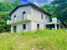 Foto Casa singola in Vendita, pi di 6 Locali, 5 Camere, 200 mq (CAST