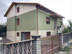 Foto Casa singola in Vendita, pi di 6 Locali, 5 Camere, 200 mq (FANO