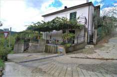 Foto Casa singola in Vendita, pi di 6 Locali, 5 Camere, 239 mq (FIVI