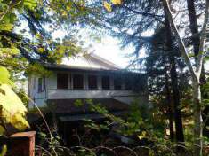 Foto Casa singola in Vendita, pi di 6 Locali, 6 Camere, 360 mq (LAMA