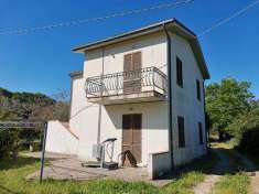 Foto Casa singola in Vendita, pi di 6 Locali, 6 Camere, 395 mq (CAST