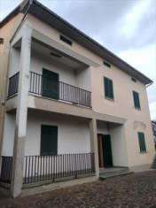 Foto Casa singola in Vendita, pi di 6 Locali, 750 mq (Santa Croce su