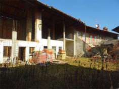 Foto Casa singola in Vendita, pi di 6 Locali, 800 mq, Foglizzo