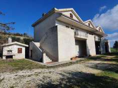Foto Casa singola in Vendita, pi� di 6 Locali, pi� di 6 Camere, 396 m