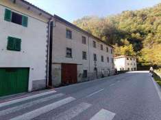 Foto Casa singola in Vendita, pi di 6 Locali, pi di 6 Camere, 420 m