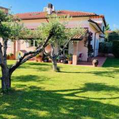 Foto Casa singola in vendita a Avenza - Carrara 250 mq  Rif: 1319154