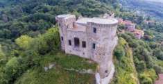 Foto Casa singola in vendita a Castello di Madrignano - Calice al Cornoviglio 300 mq  Rif: 1302014