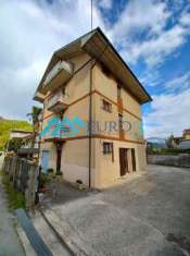 Foto CASA SINGOLA in VENDITA a ROCCAFLUVIONE