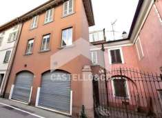 Foto Casa terratetto con negozio