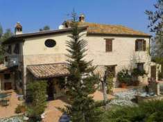 Foto Casale colonico 300 mq su due livelli