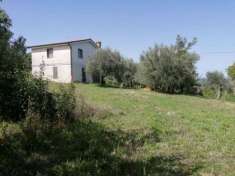 Foto Casale con terreno