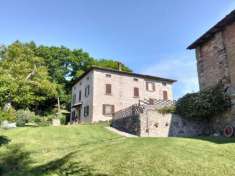 Foto Casale in sasso su colline bolognesi