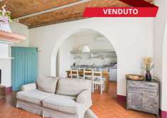 Foto Casale in vendita a Cortona