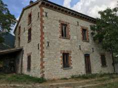 Foto Casale in vendita a Costacciaro