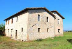 Foto Casale in vendita a Foligno - 6 locali 268mq