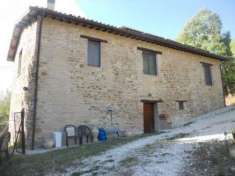 Foto Casale in vendita a Spoleto - 6 locali 140mq