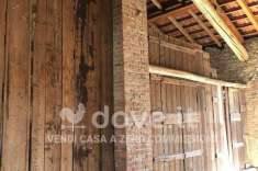 Foto Casale in vendita a Varano Borghi