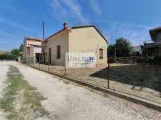 Foto Casetta completamente indipendente con giardino su 4 lati e sviluppo su unico piano terra